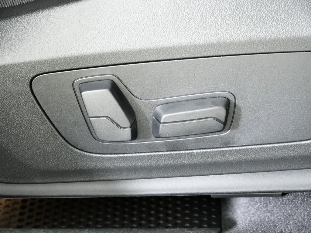 Thumbnail: 2026 BMW X2 - 23