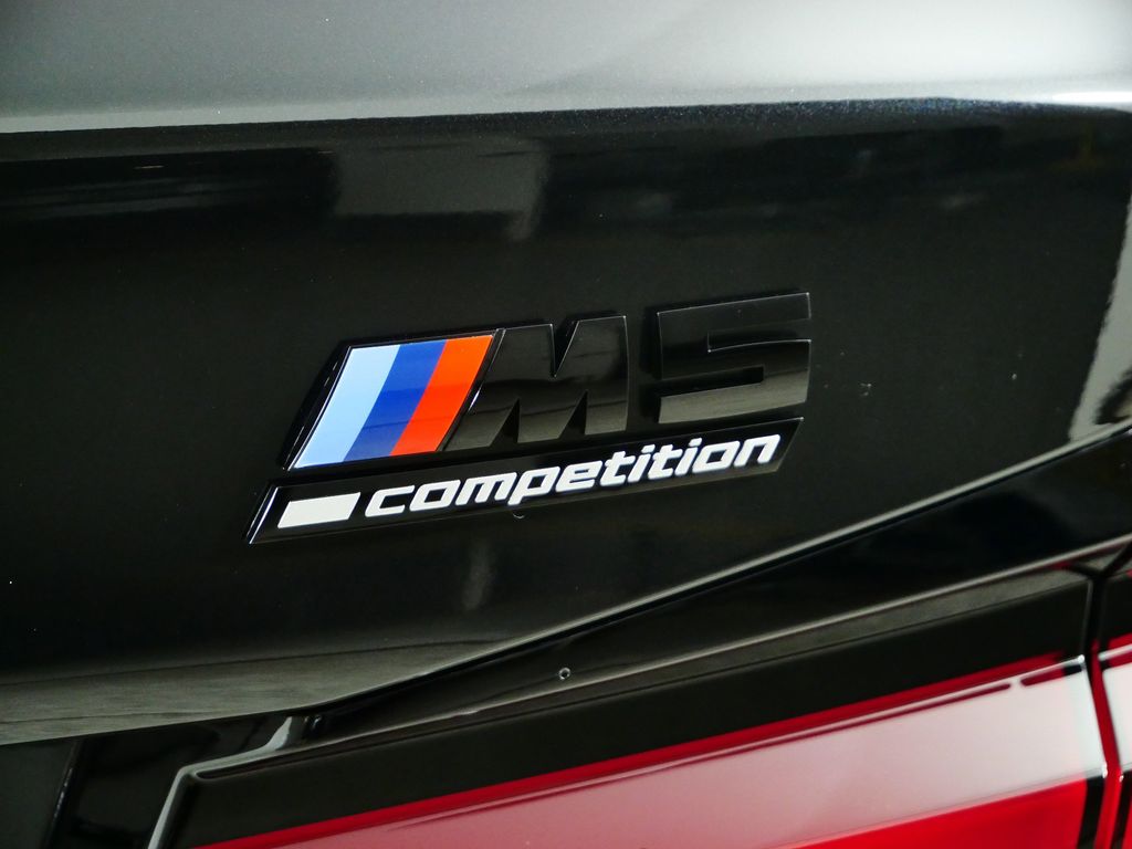 Thumbnail: 2023 BMW M5 - 12