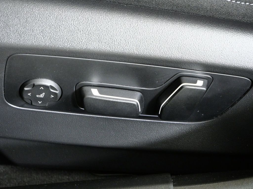 Thumbnail: 2026 BMW 5 Series - 37