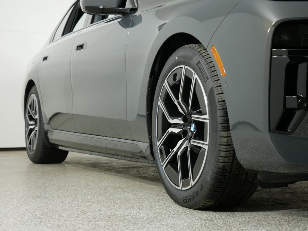 Thumbnail: 2025 BMW 7 Series - 5