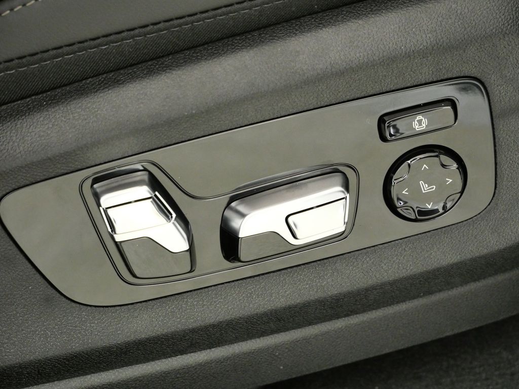 Thumbnail: 2026 BMW X5 - 22