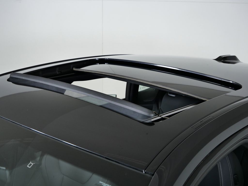 Thumbnail: 2025 BMW i4 - 22