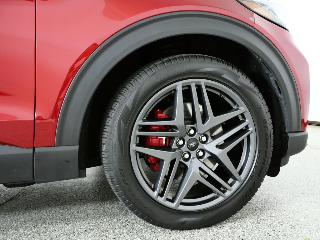 Thumbnail: 2025 Ford Explorer - 13