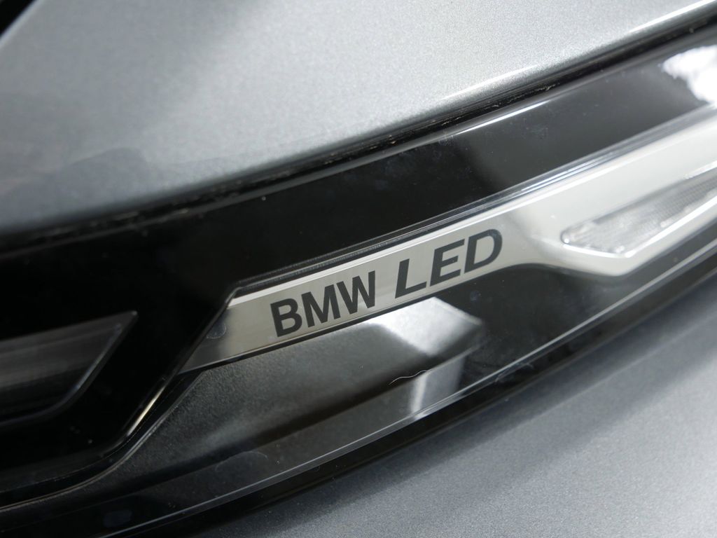 2025 BMW X7 xDrive40i 18