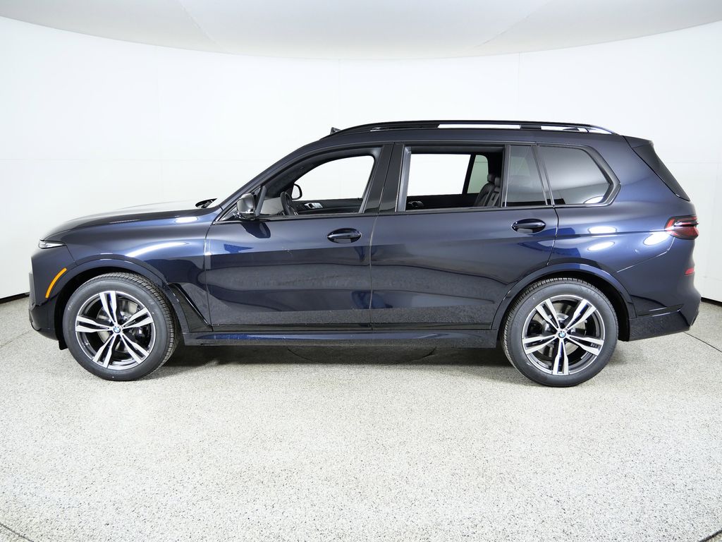 Thumbnail: 2026 BMW X7 - 15