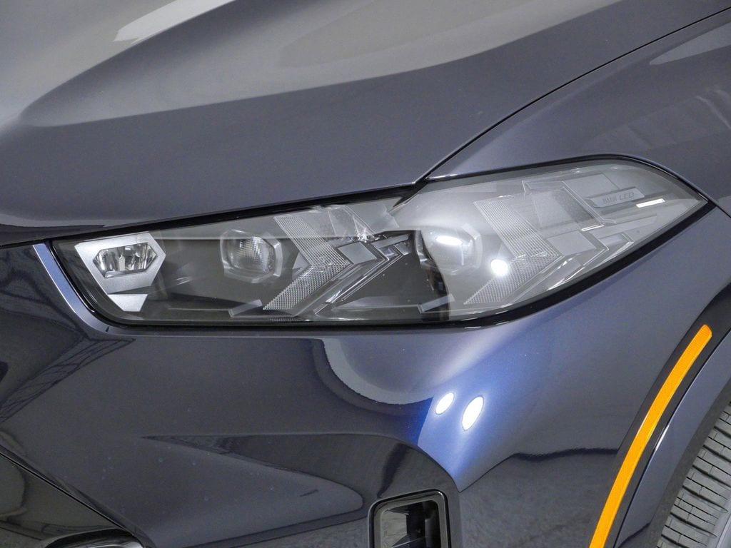 Thumbnail: 2026 BMW X5 - 3