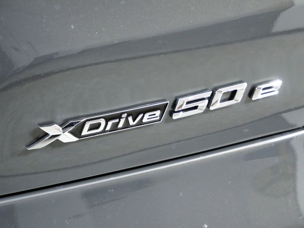 Thumbnail: 2026 BMW X5 - 12