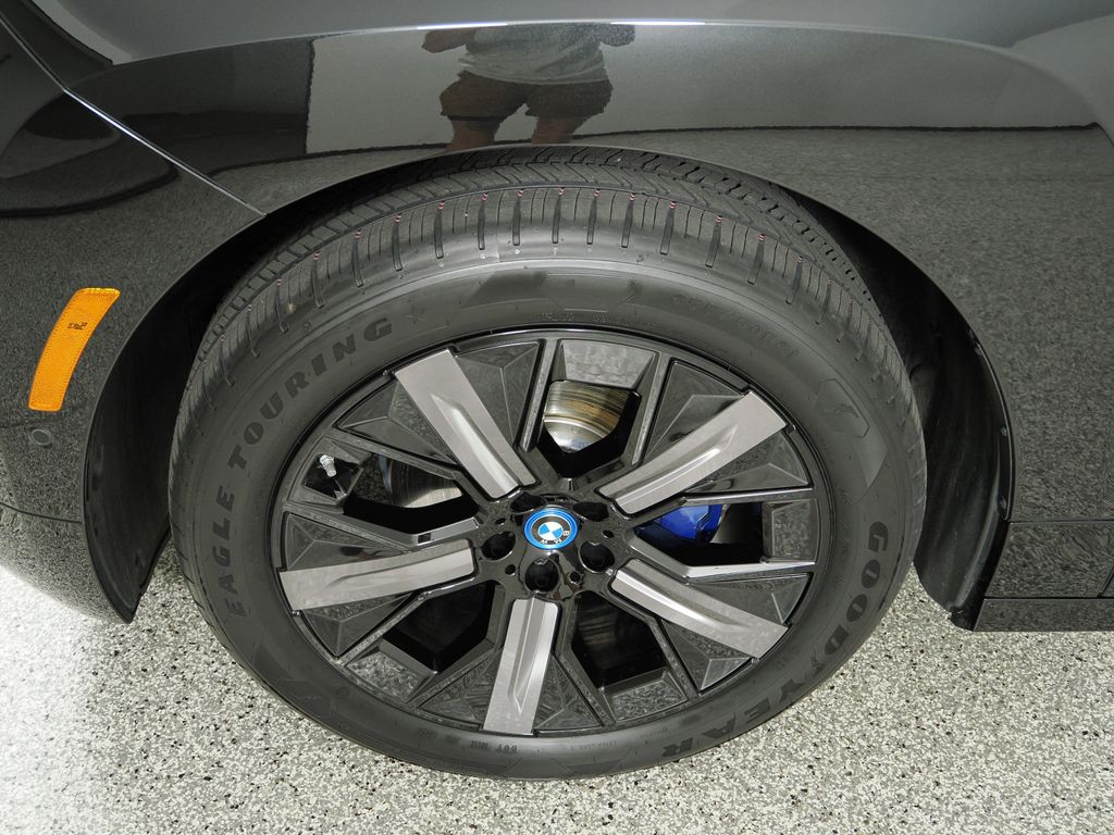 Thumbnail: 2025 BMW iX - 22