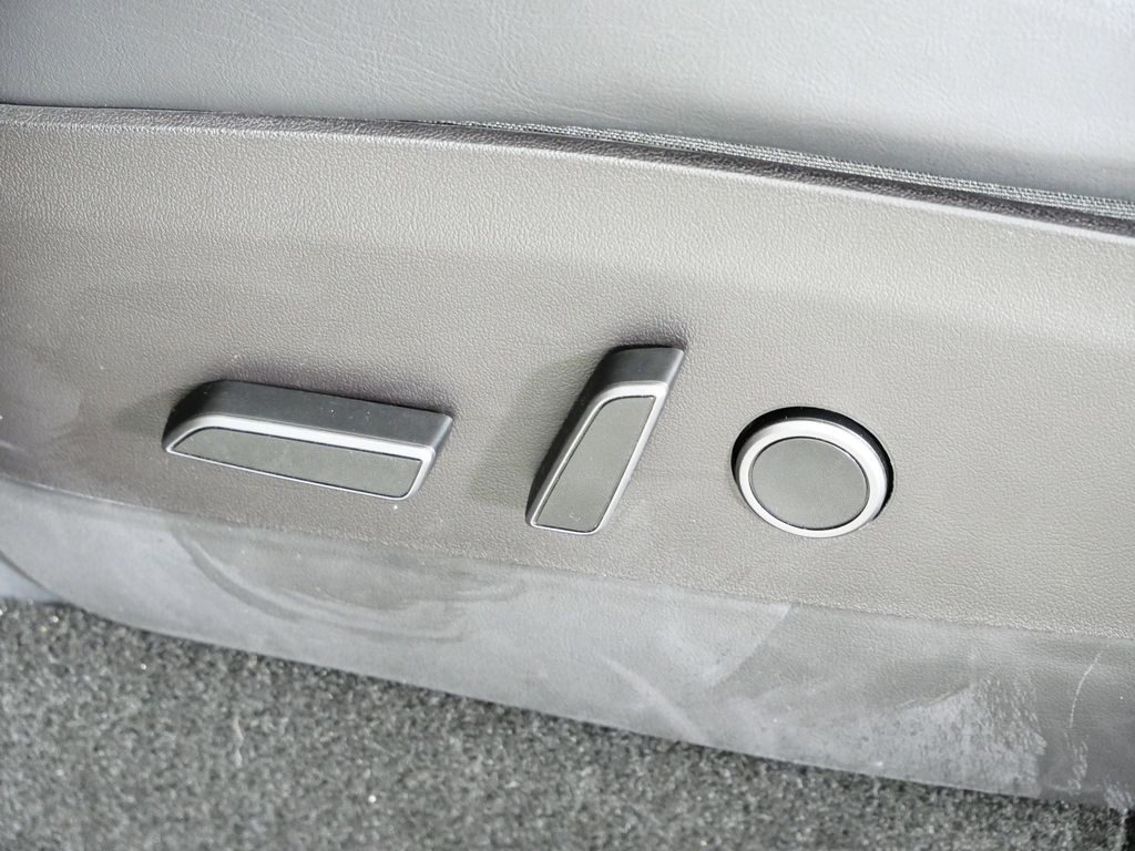 Thumbnail: 2022 Tesla Model Y - 38