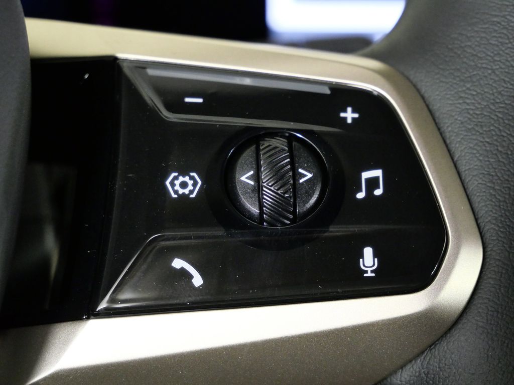 Thumbnail: 2026 BMW iX - 40