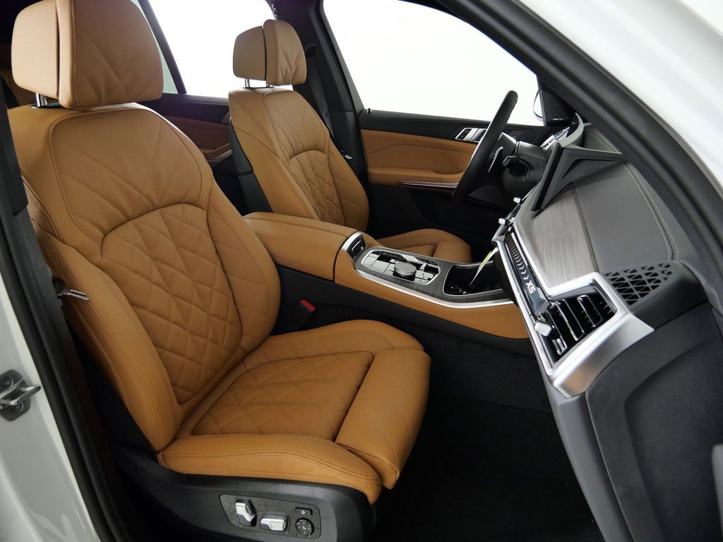 Thumbnail: 2026 BMW X5 - 21