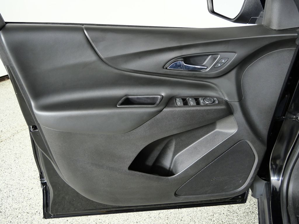 Thumbnail: 2018 Chevrolet Equinox - 31