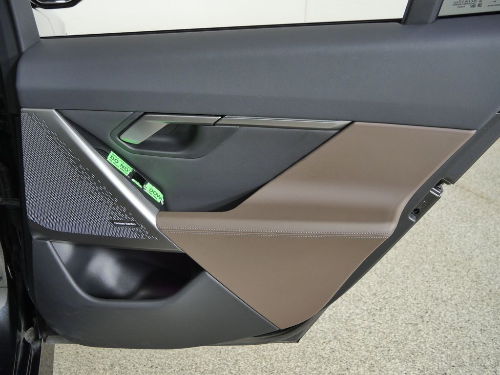 Thumbnail: 2026 BMW i5 - 28