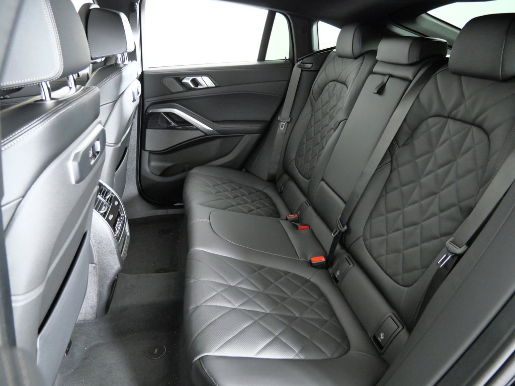 Thumbnail: 2026 BMW X6 - 32