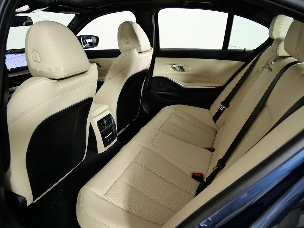 Thumbnail: 2026 BMW 3 Series - 31