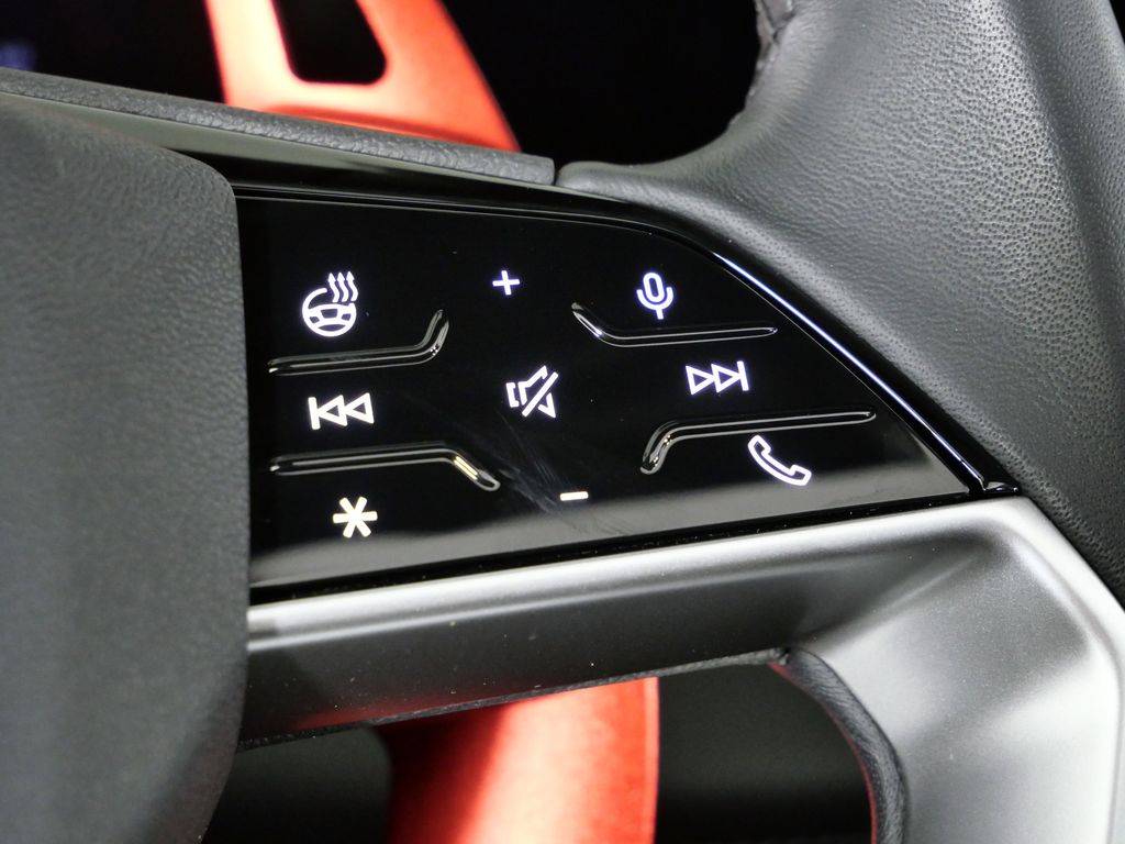 Thumbnail: 2025 Audi Q6 e-tron - 40