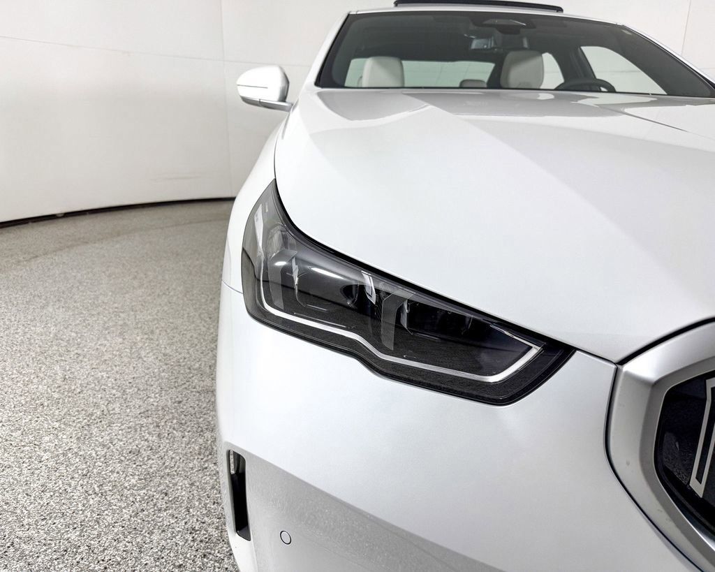Thumbnail: 2025 BMW 5 Series - 9