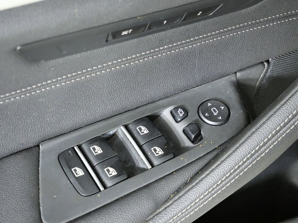 Thumbnail: 2022 BMW 5 Series - 35