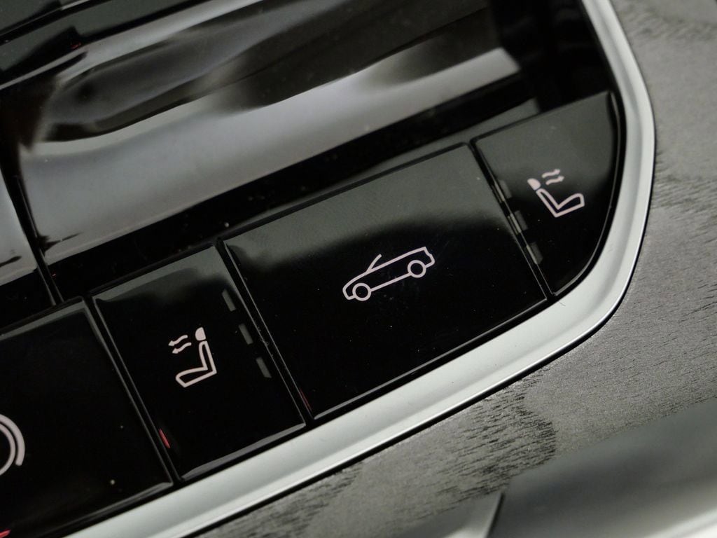 Thumbnail: 2026 BMW 8 Series - 49