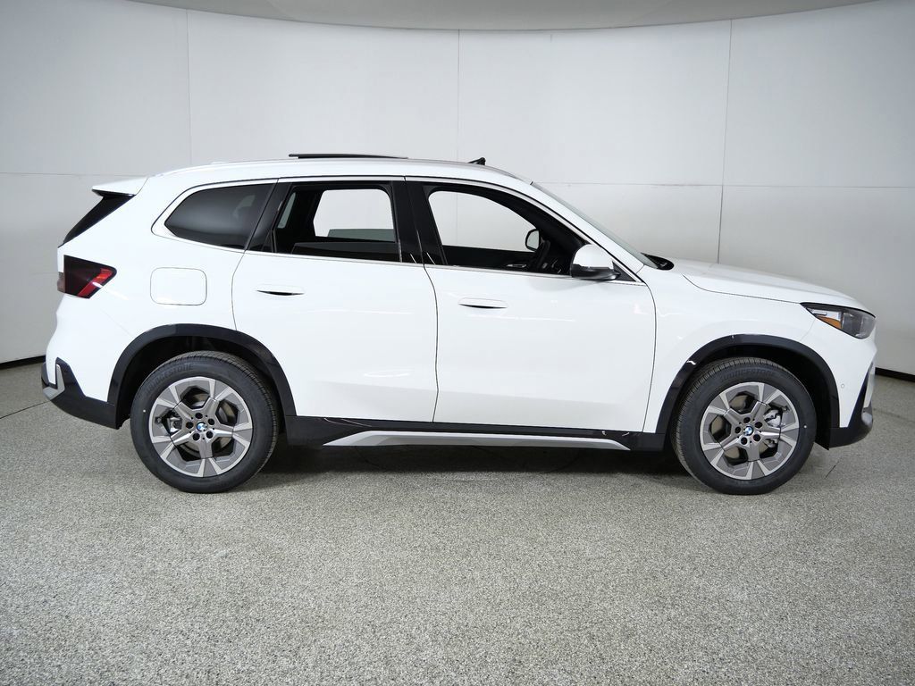 Thumbnail: 2026 BMW X1 - 10