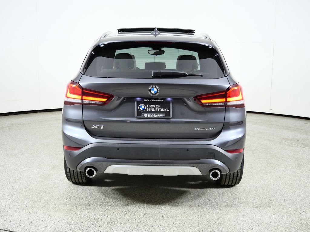 Thumbnail: 2022 BMW X1 - 11