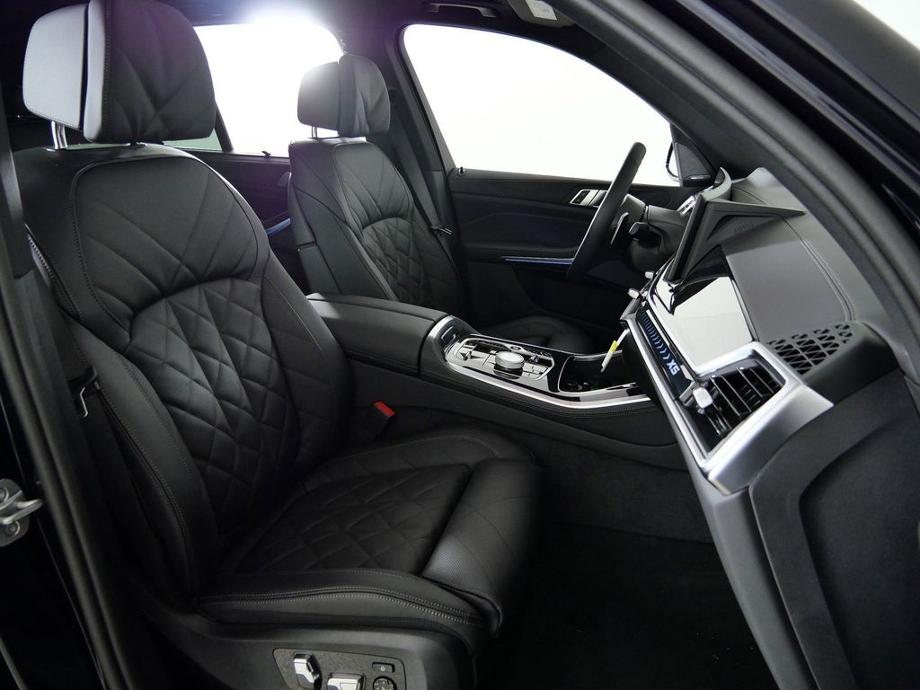 Thumbnail: 2026 BMW X5 - 21
