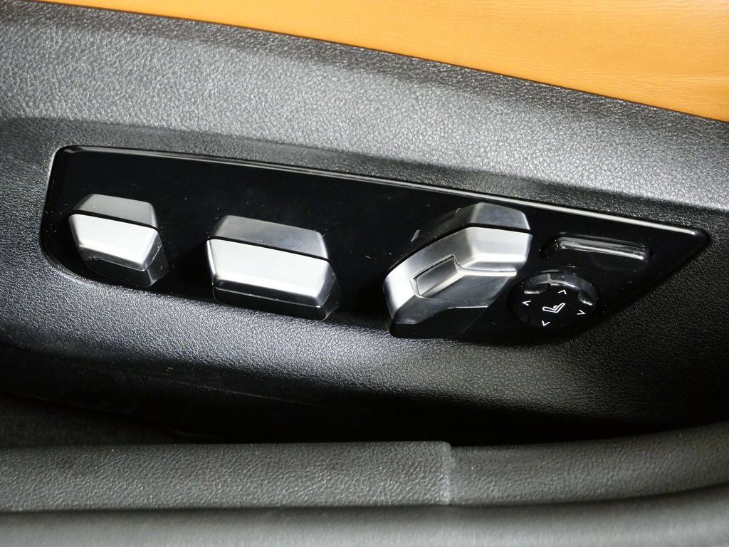 Thumbnail: 2019 BMW M5 - 38