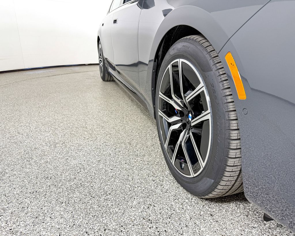 Thumbnail: 2025 BMW 7 Series - 9