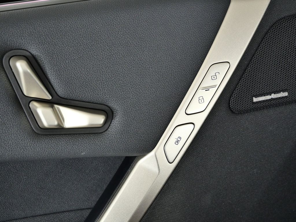 Thumbnail: 2023 BMW iX - 41