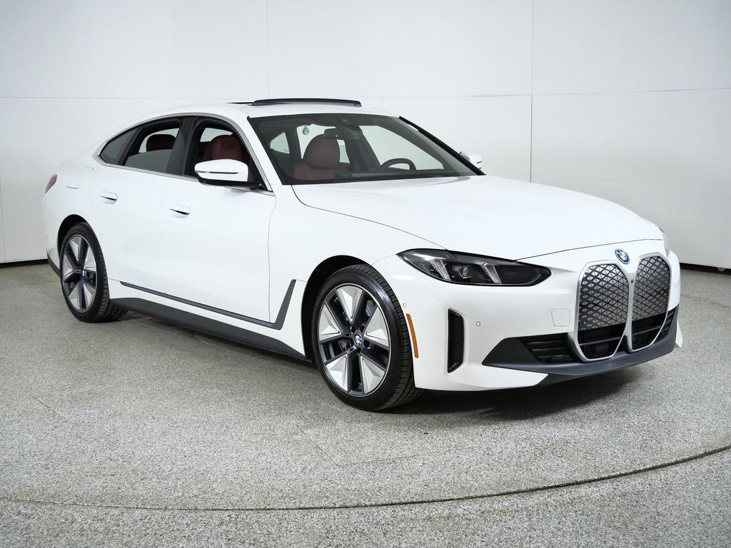 Thumbnail: 2025 BMW i4 - 9