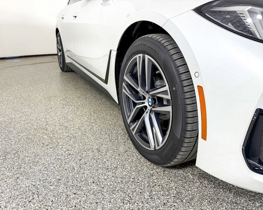 Thumbnail: 2025 BMW 4 Series - 11