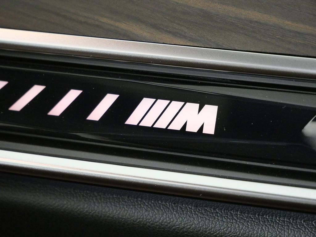 Thumbnail: 2026 BMW X7 - 24