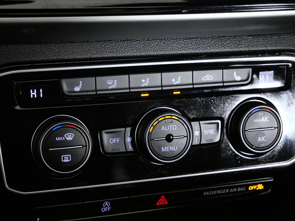 Thumbnail: 2023 Volkswagen Atlas - 44