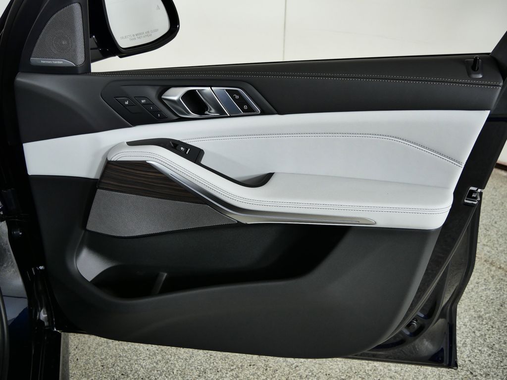 Thumbnail: 2026 BMW X5 - 19