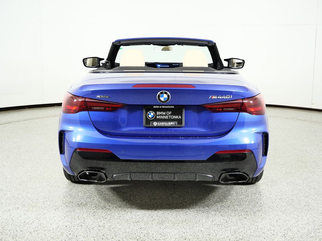 Thumbnail: 2026 BMW 4 Series - 10
