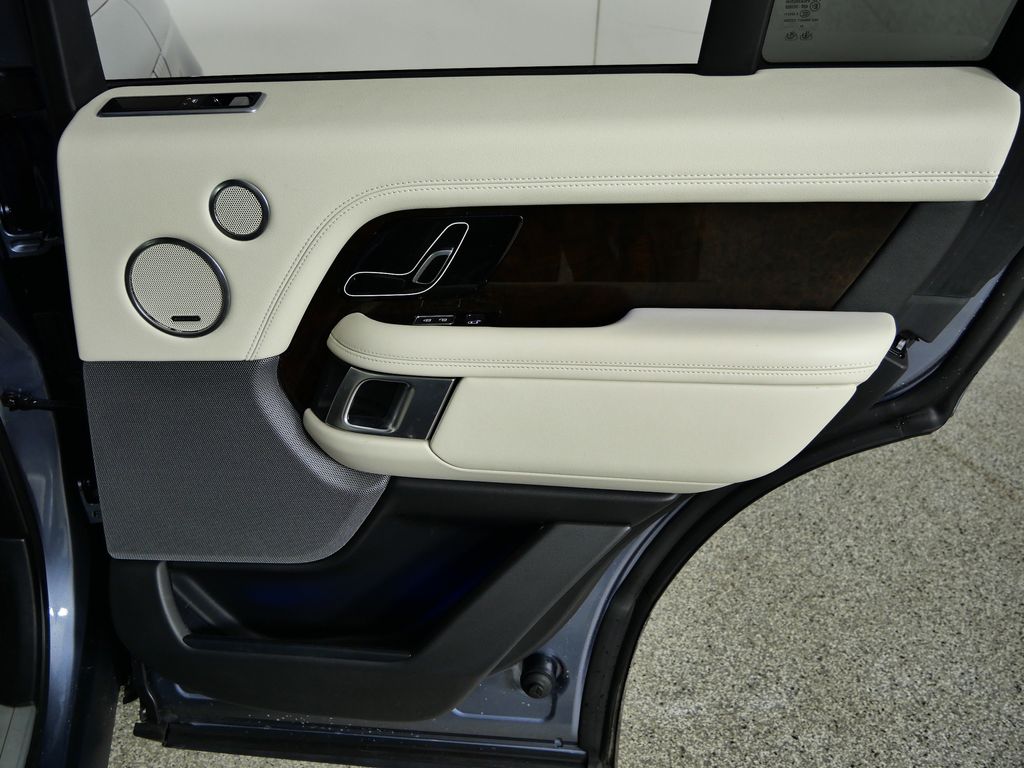 Thumbnail: 2022 Land Rover Range Rover - 25