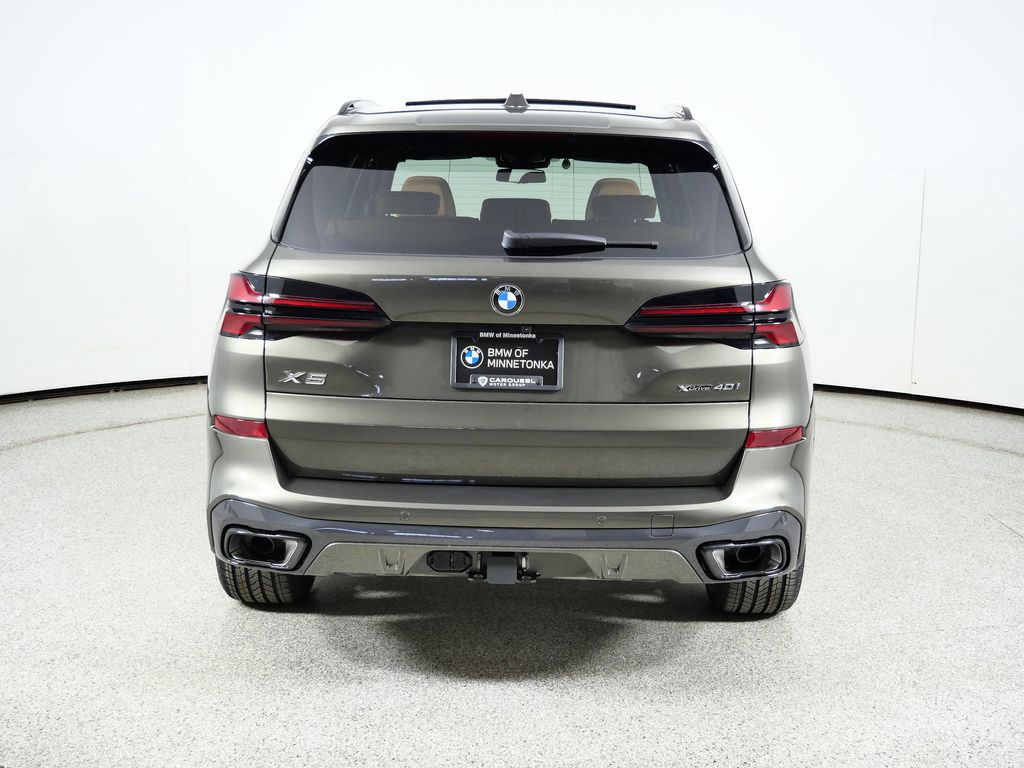 Thumbnail: 2026 BMW X5 - 10