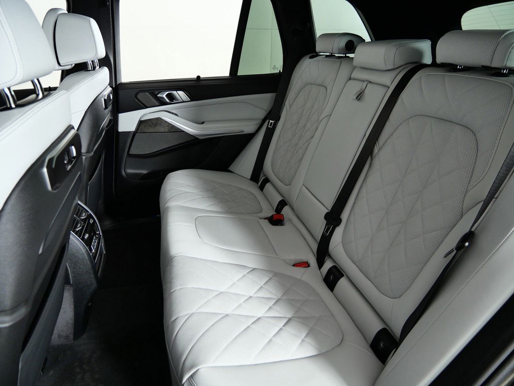 Thumbnail: 2026 BMW X5 - 33