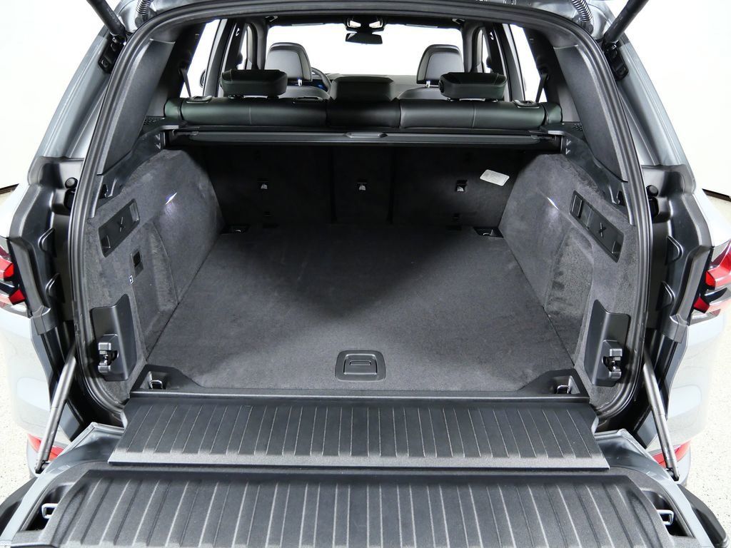 Thumbnail: 2026 BMW X5 - 30