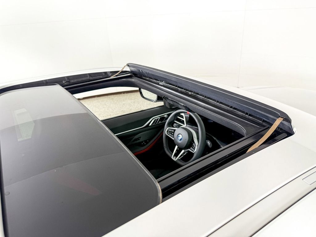 Thumbnail: 2025 BMW i4 - 22