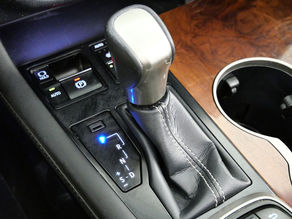 Thumbnail: 2018 Lexus RX - 47