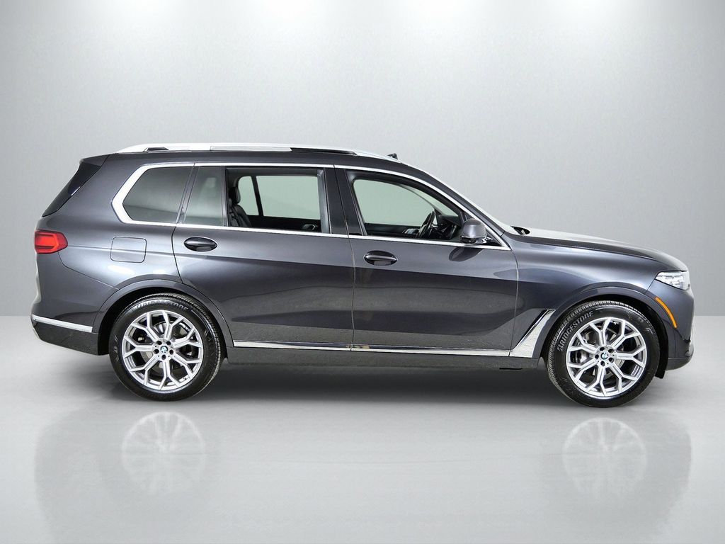 Thumbnail: 2021 BMW X7 - 9