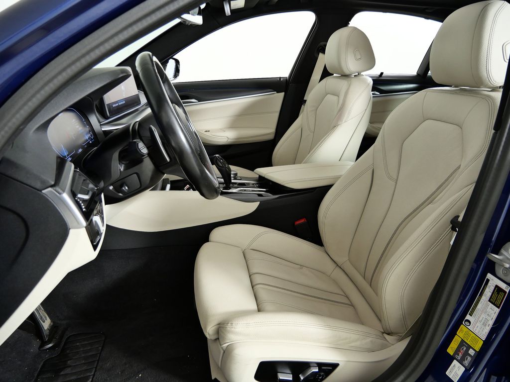 Thumbnail: 2023 BMW 5 Series - 39