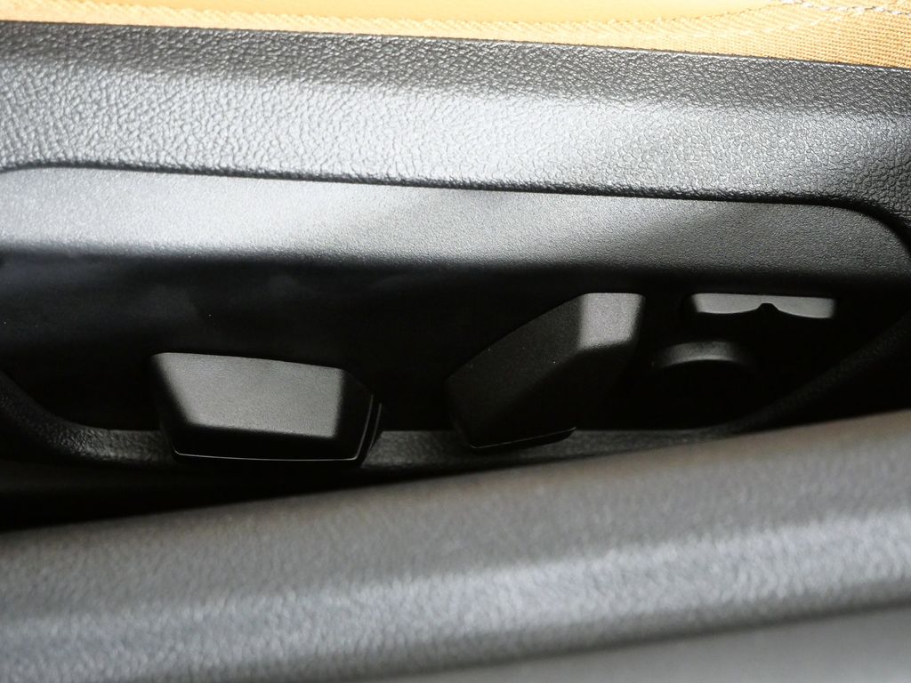 Thumbnail: 2026 BMW Z4 - 32