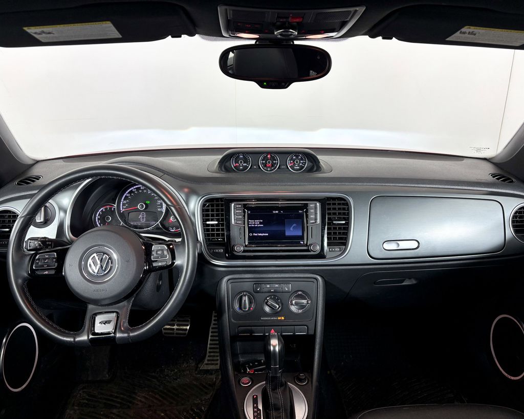 Thumbnail: 2016 Volkswagen Beetle - 9