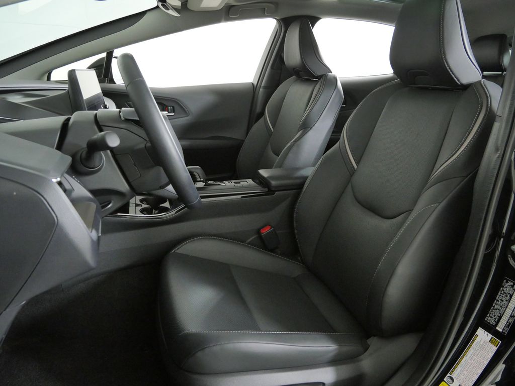 Thumbnail: 2024 Toyota Prius - 32
