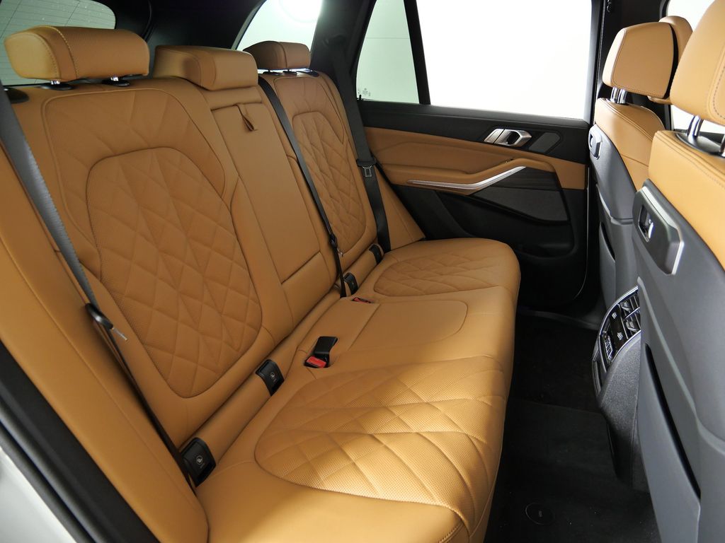 Thumbnail: 2026 BMW X5 - 27