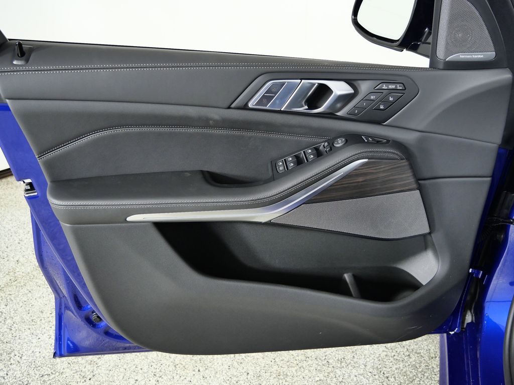 Thumbnail: 2026 BMW X7 - 36