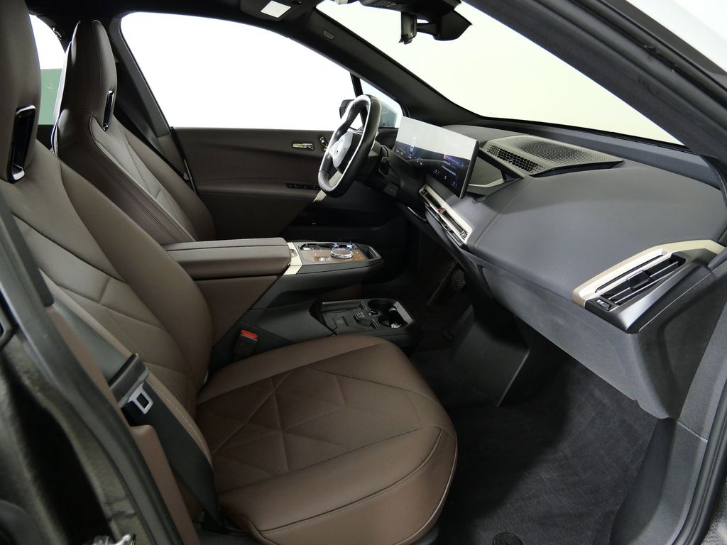 Thumbnail: 2023 BMW iX - 26
