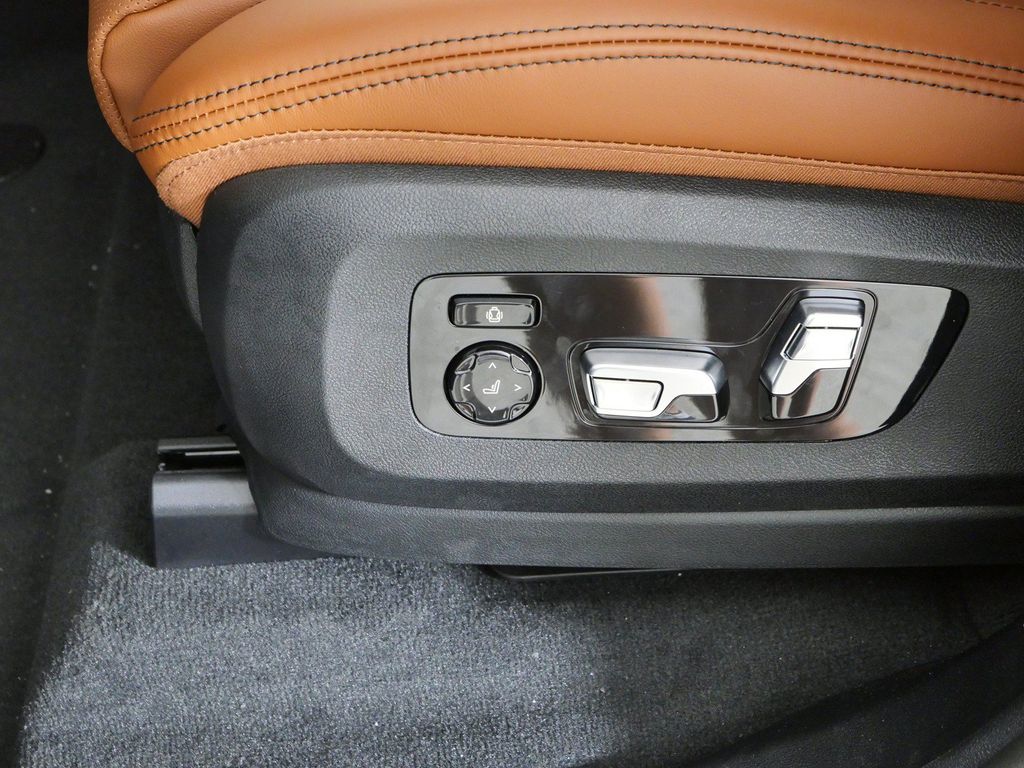 Thumbnail: 2026 BMW X5 - 38